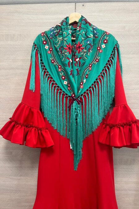 Mantón bordado verde turquesa floral tonos rojos